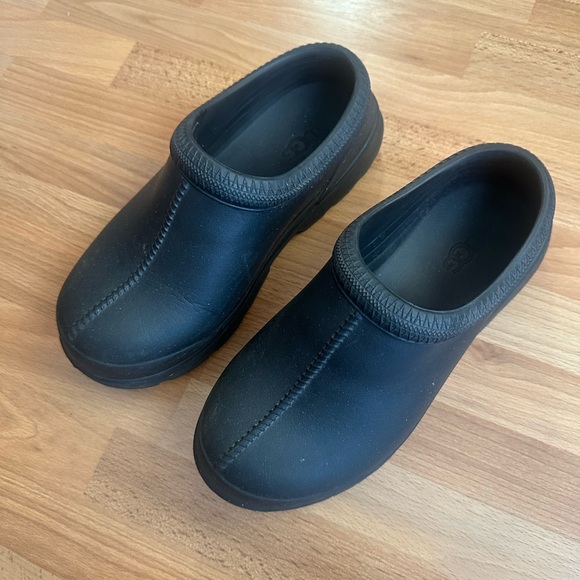 UGG Tasman Rain Boot - Picture 2 of 5